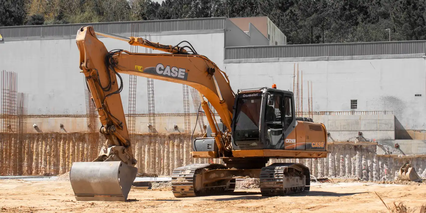 Excavation skid steer working on a job site in Orlando